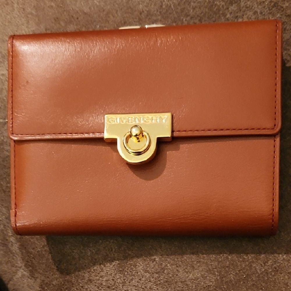 Givenchy Tan Leather Wallet with French Kisslock - Picture 1 of 14